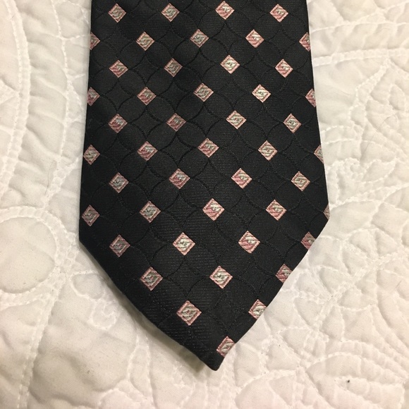 📣 Stafford Black and Pink Diamond Executive Tie - Picture 2 of 5